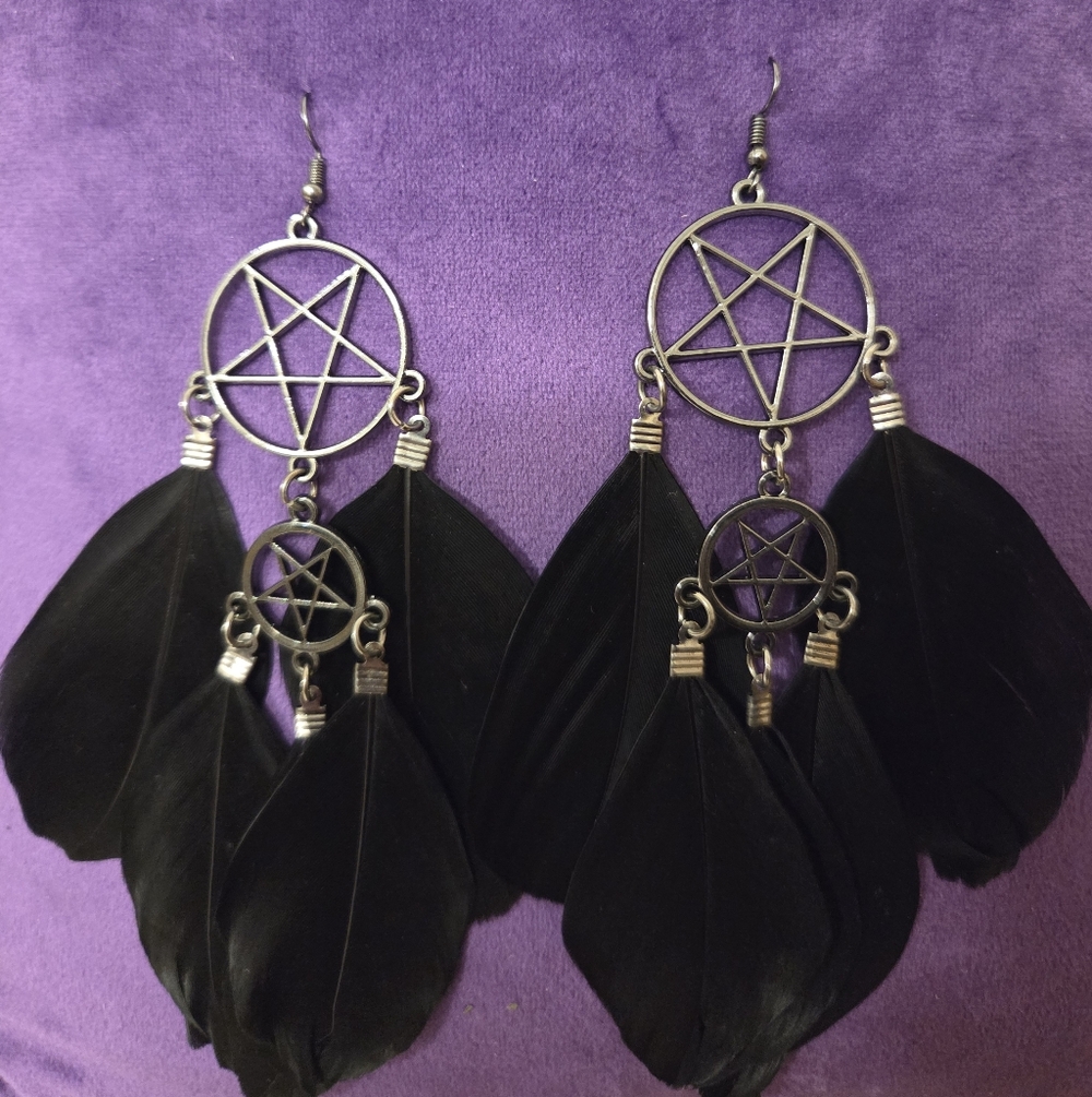 🖤 Pentacle / Pentagram And Feather Earings